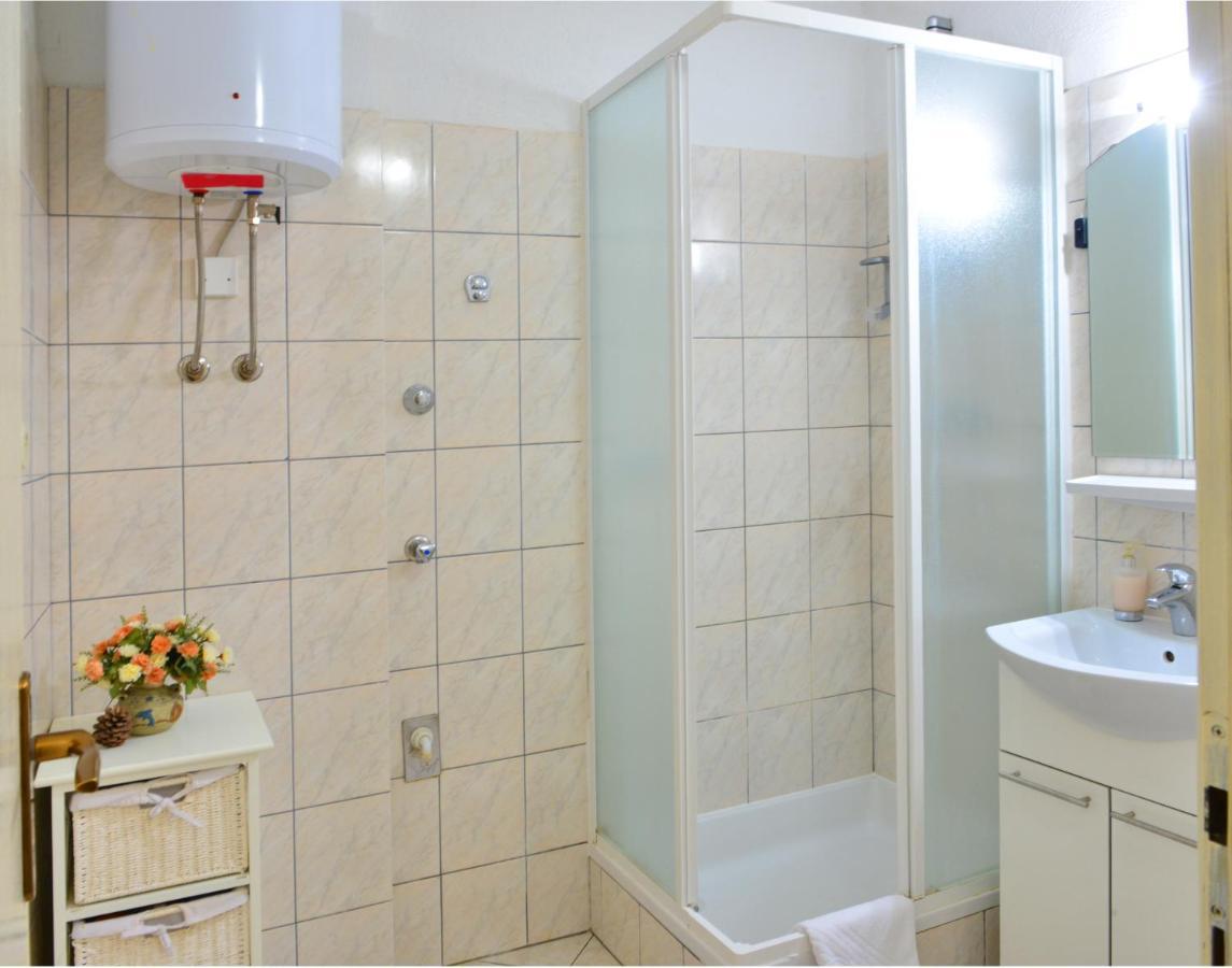 Apt Lavender On Nincevica St- 1 Bedroom Apt 5 Min To The Old Town Of Split Exterior photo