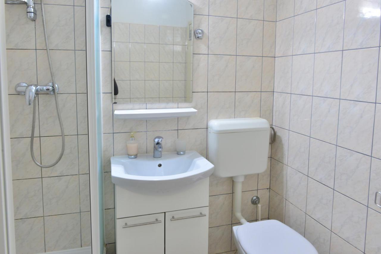 Apt Lavender On Nincevica St- 1 Bedroom Apt 5 Min To The Old Town Of Split Exterior photo